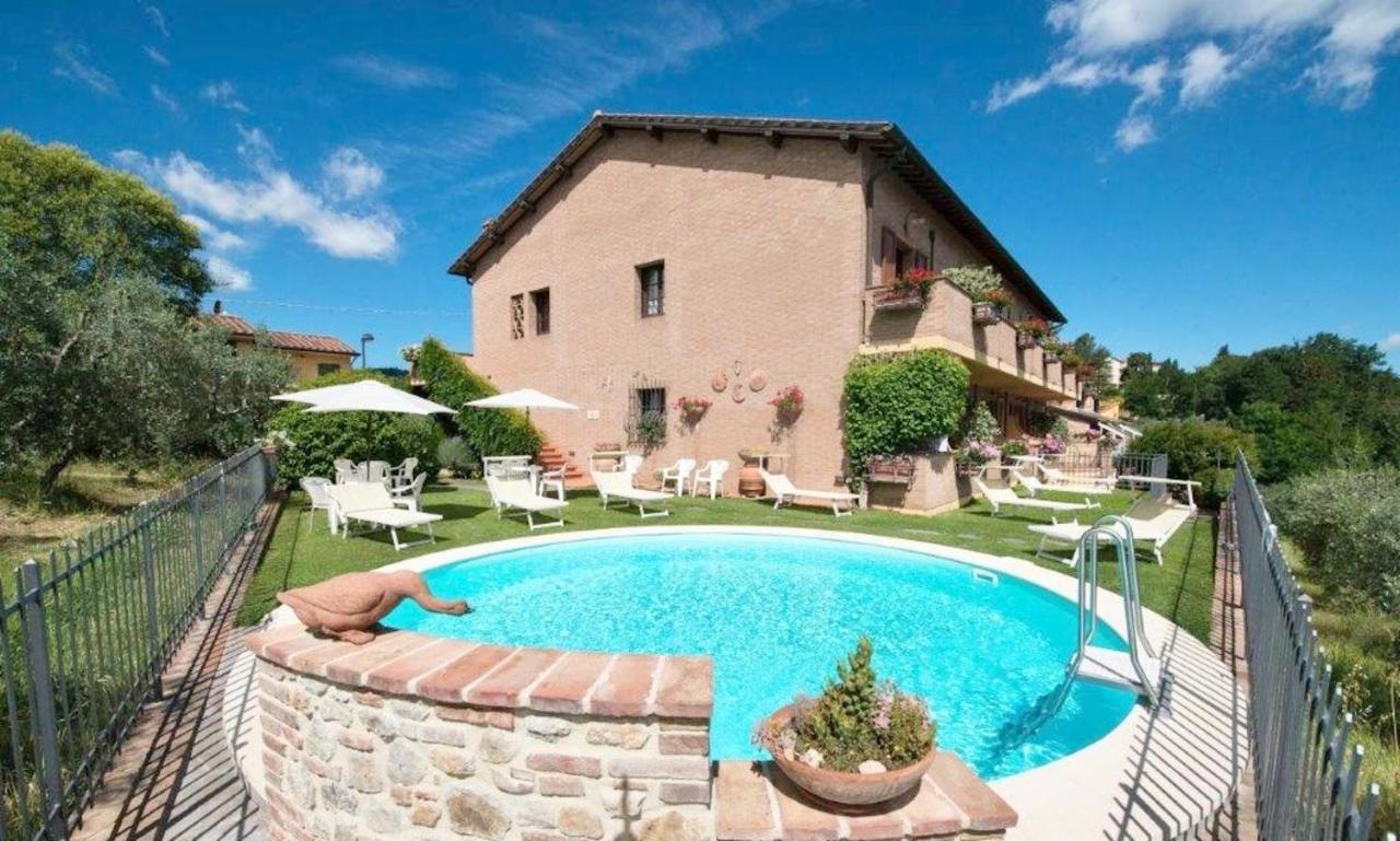 Aparthotel Casa Vacanze Con Piscina A San Gimignano Exteriér fotografie